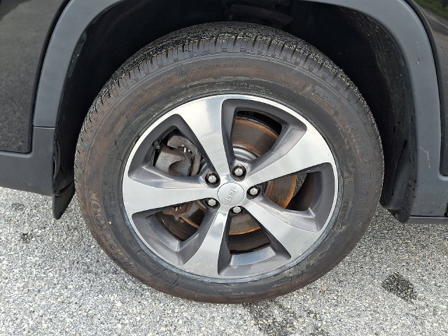 Used 2019 Jeep Cherokee Limited AWD/4WD image 28
