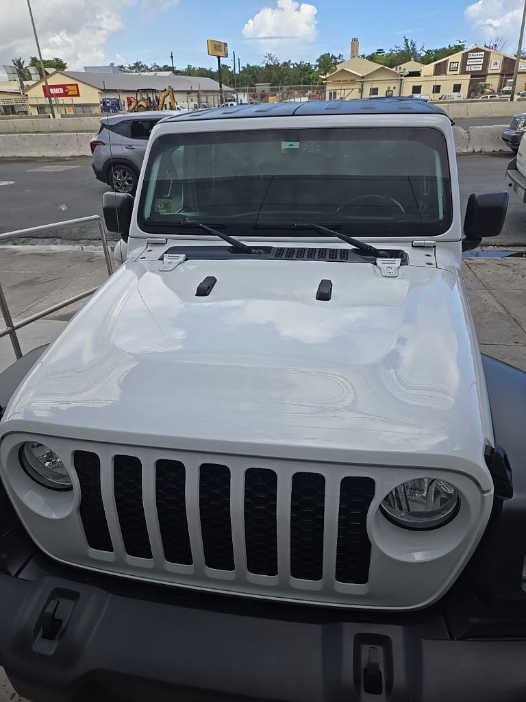 Used 2020 Jeep Gladiator Sport w/ Quick Order Package 24S image 3