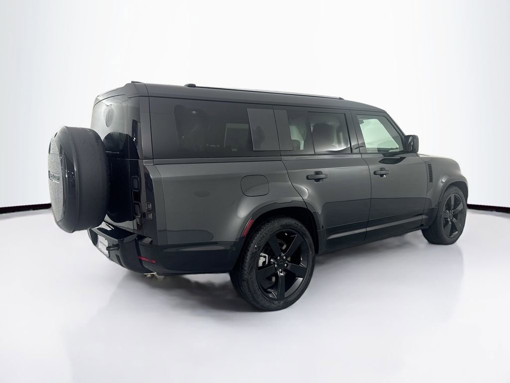 New 2026 Land Rover Defender 130 X-Dynamic SE image 5