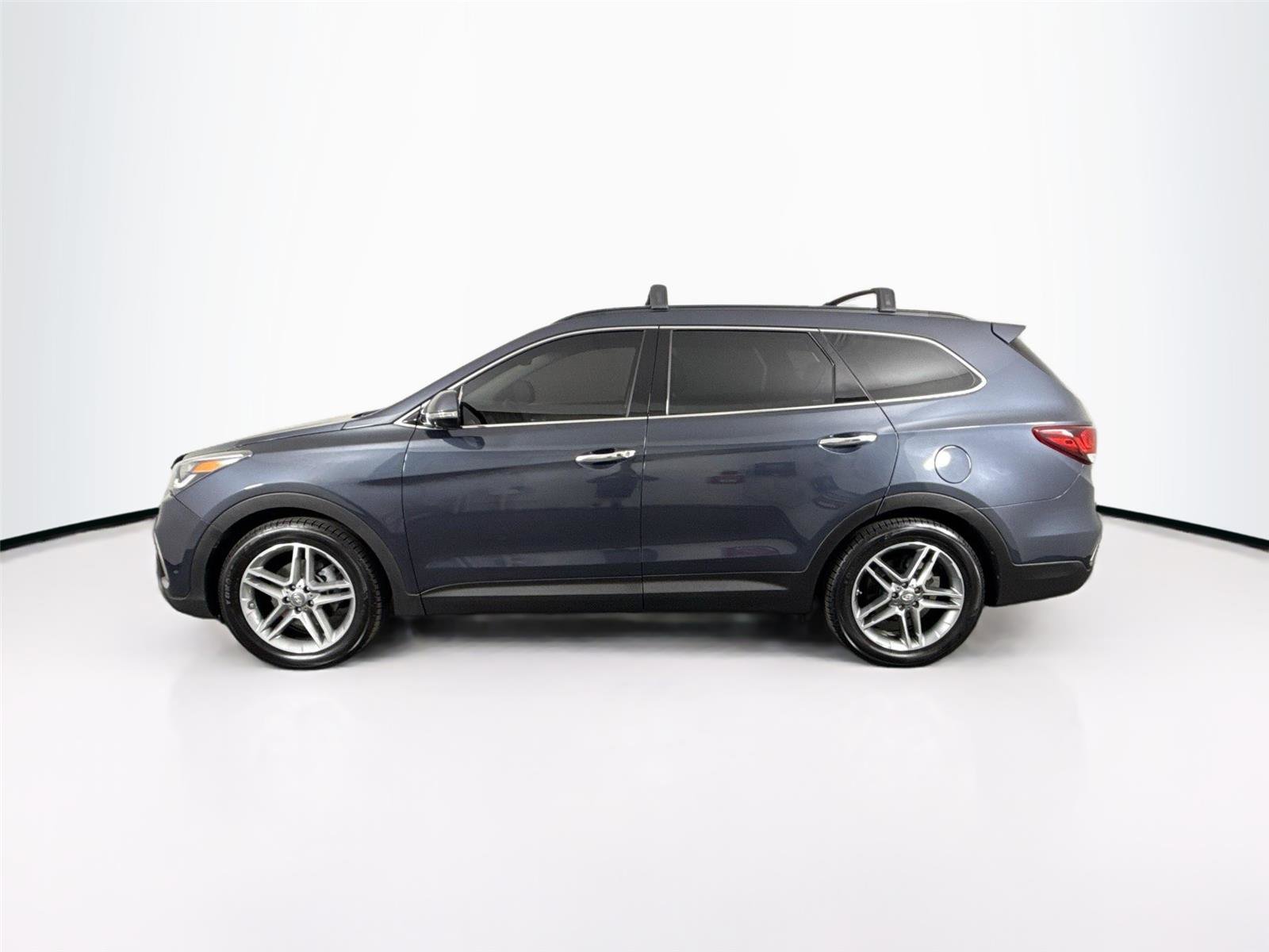 Used 2017 Hyundai Santa Fe SE image 9