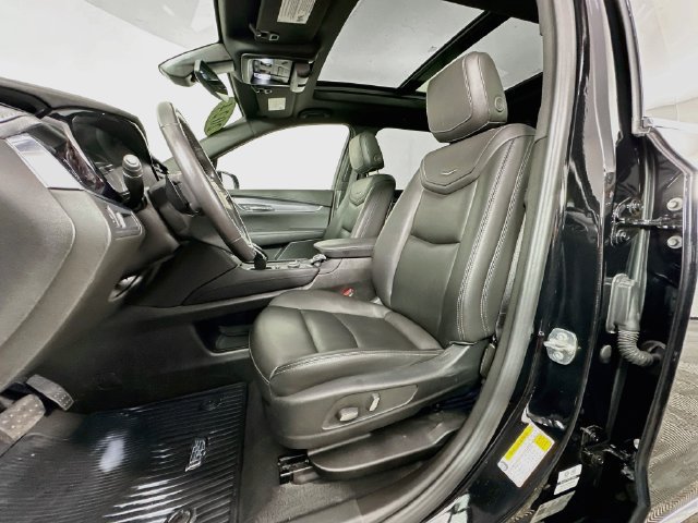 Used 2024 Cadillac XT6 Luxury AWD/4WD image 4