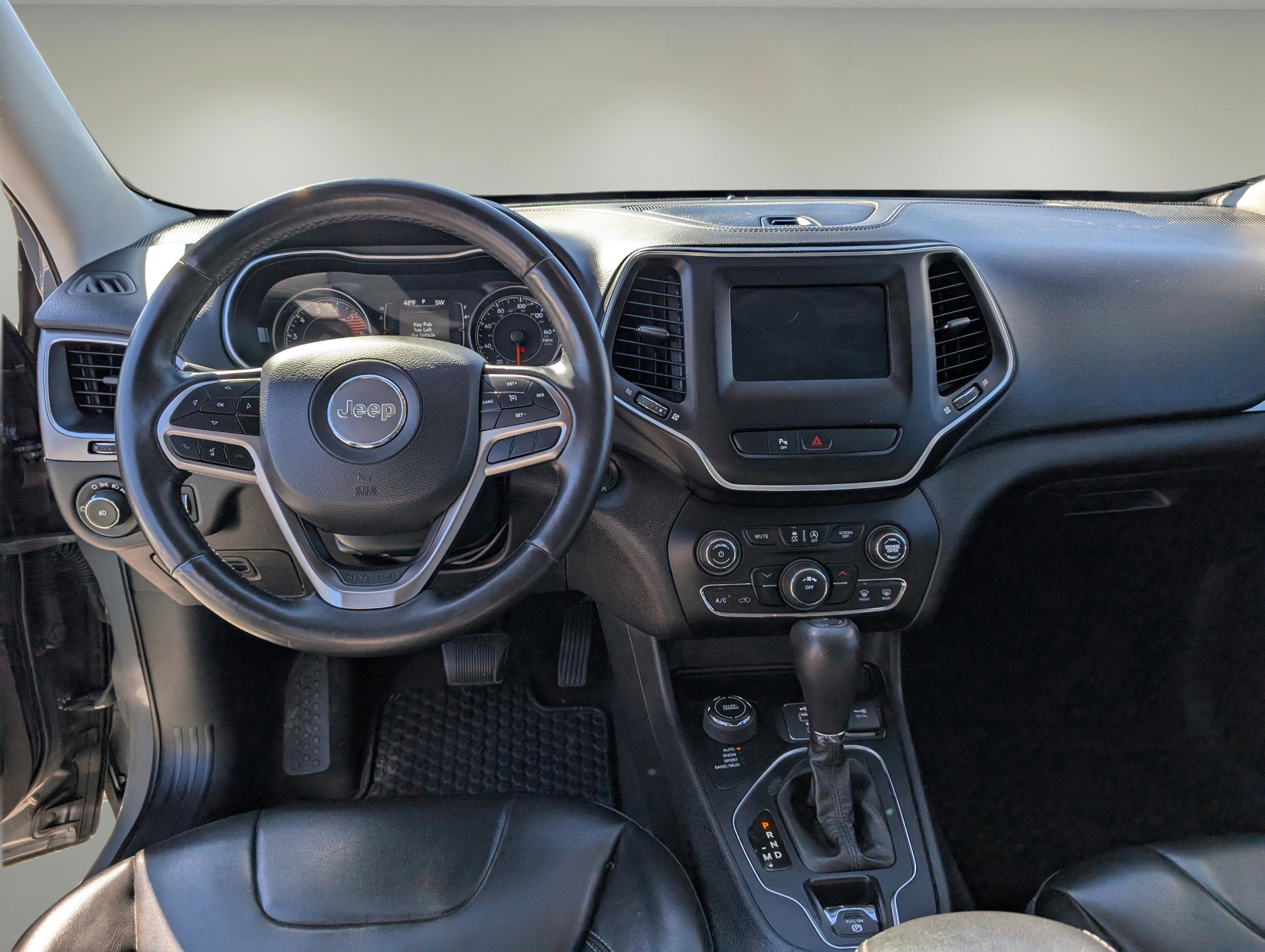 Used 2019 Jeep Cherokee Latitude Plus w/ Cold Weather Group image 12