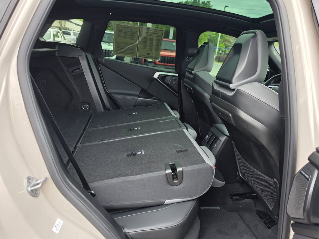 Used 2025 BMW X3 M50 w/ Premium Package image 51