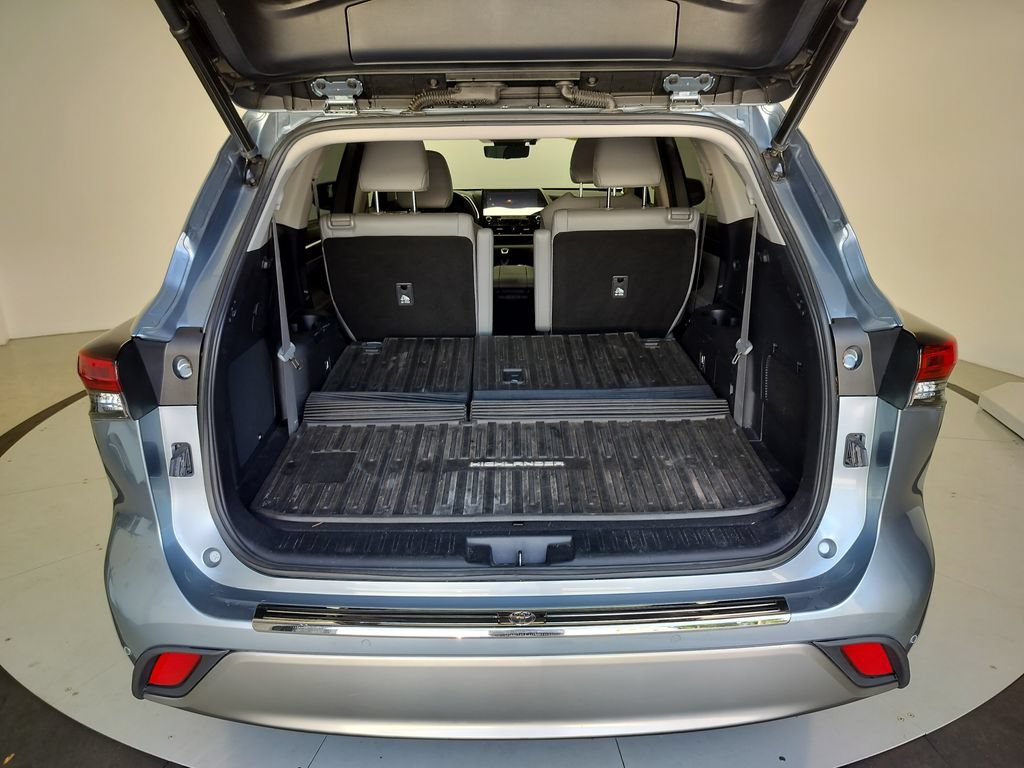 Used 2021 Toyota Highlander Platinum FWD image 22