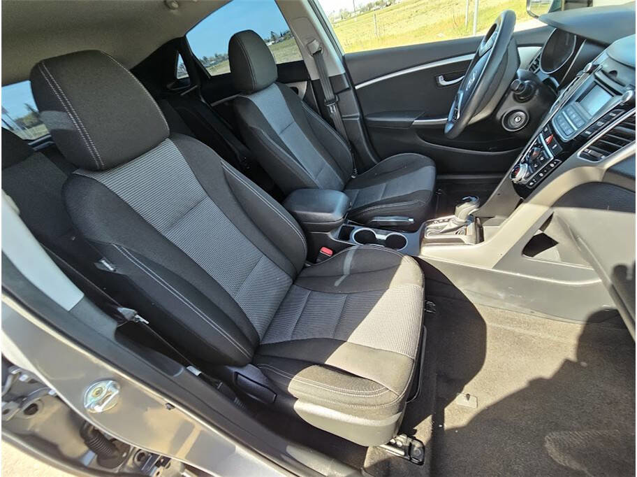 Used 2016 Hyundai Elantra GT FWD image 15