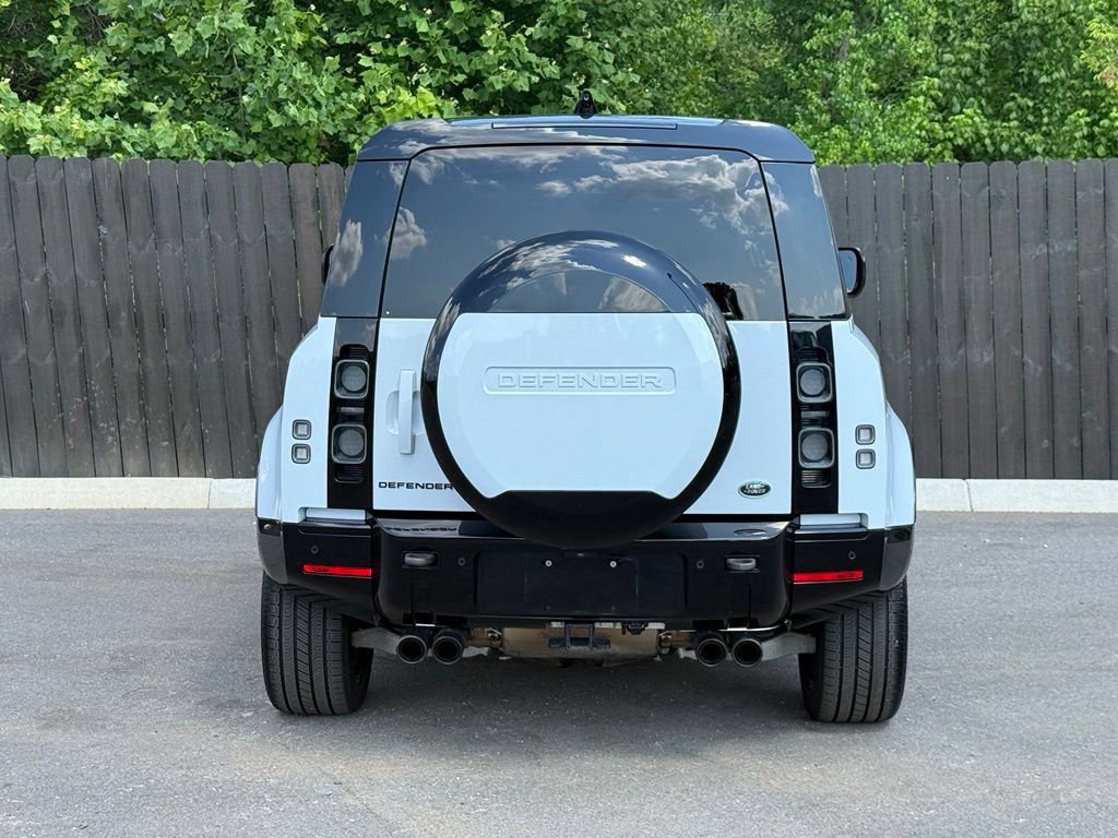 Used 2023 Land Rover Defender 90 V8 AWD/4WD image 4