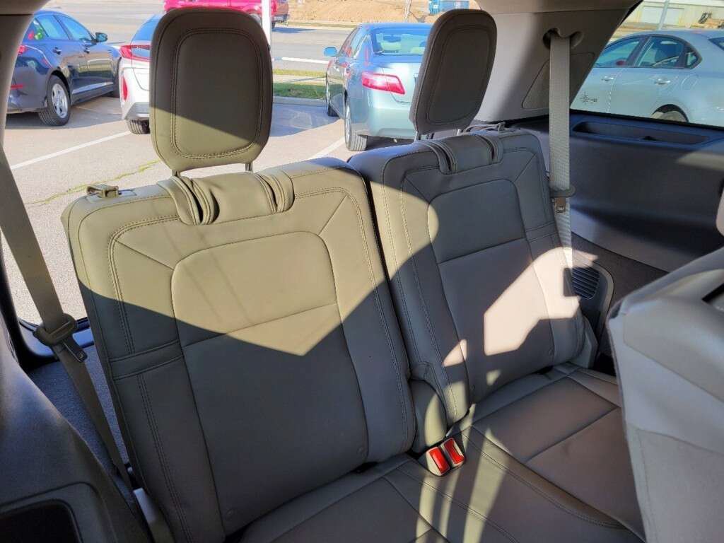 Used 2023 Lincoln Aviator Reserve w/ Equipment Group 201A AWD/4WD image 24