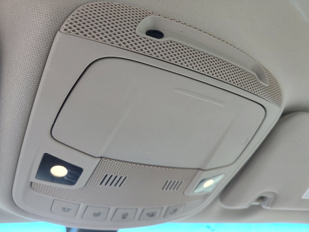 Used 2017 Lincoln Continental Reserve w/ Climate Package image 16