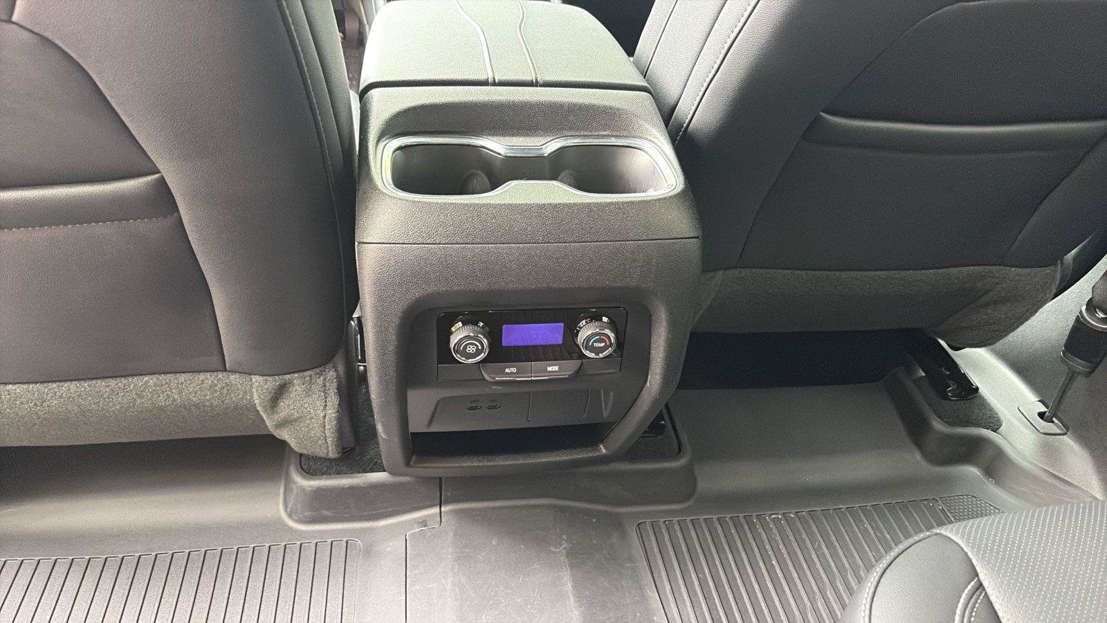 Used 2026 Chevrolet Traverse LT w/ LPO, Floor Liner Package FWD image 25