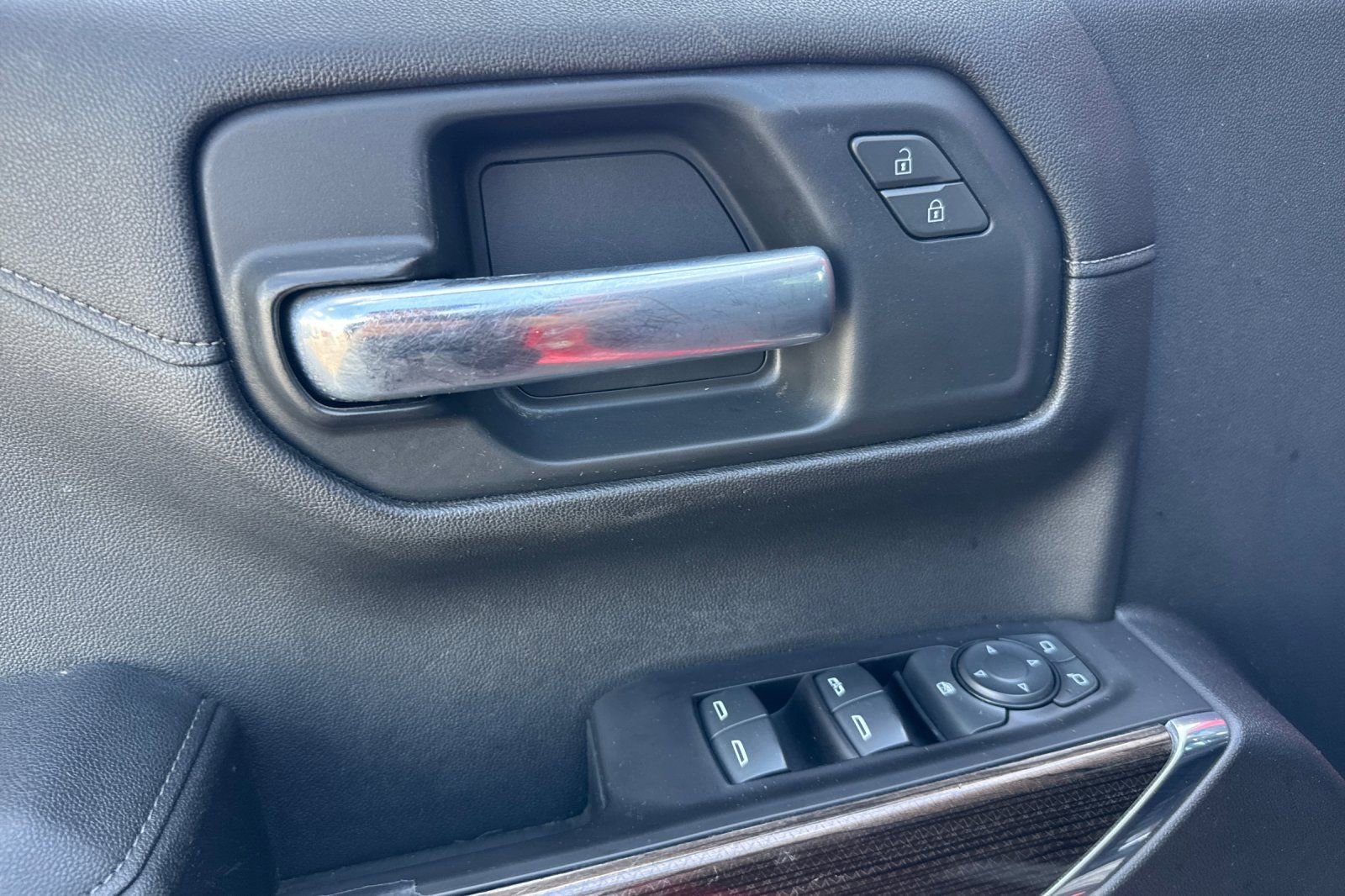 Used 2020 Chevrolet Silverado 1500 RST image 12