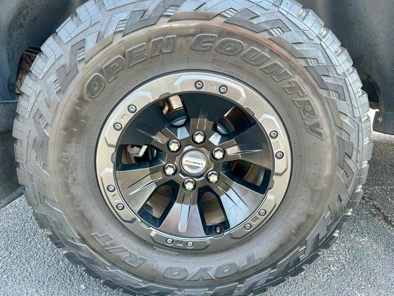 Used 2018 Ford F150 Raptor w/ Equipment Group 802A Luxury image 32