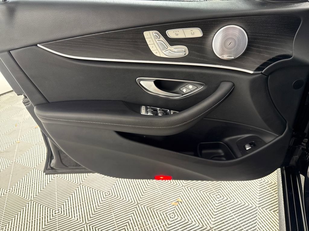Used 2018 Mercedes-Benz E 300 image 9