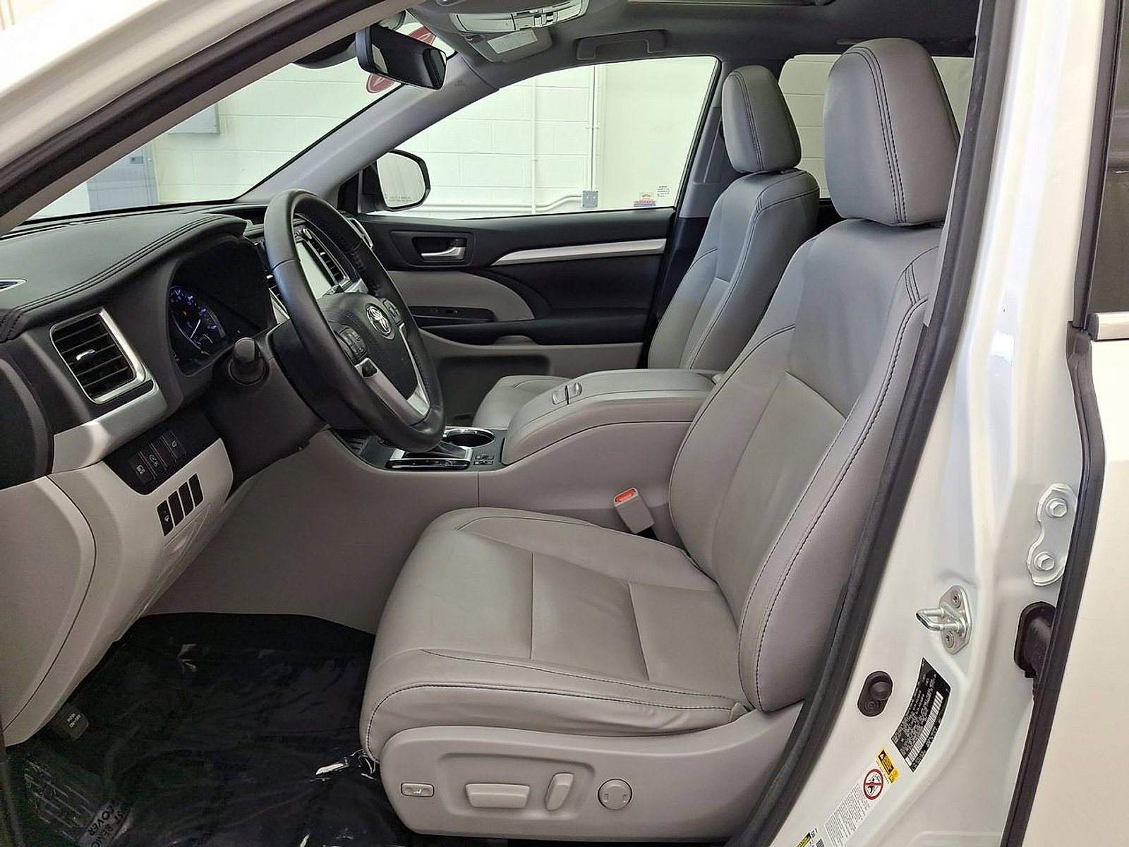 Certified 2018 Toyota Highlander XLE image 11