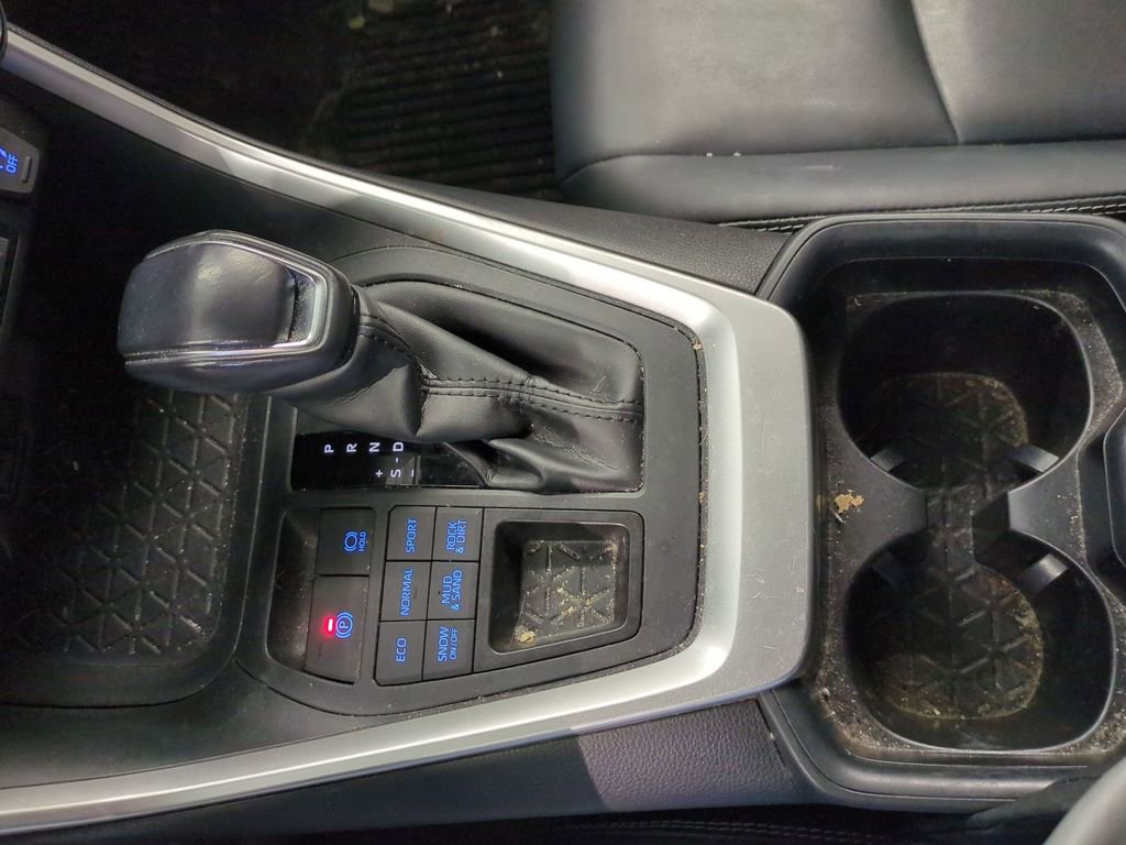 Used 2020 Toyota RAV4 XLE Premium image 26