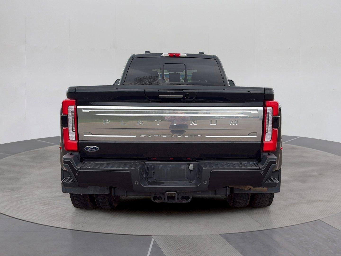 Used 2023 Ford F450 Platinum w/ FX4 Off-Road Package AWD/4WD image 5
