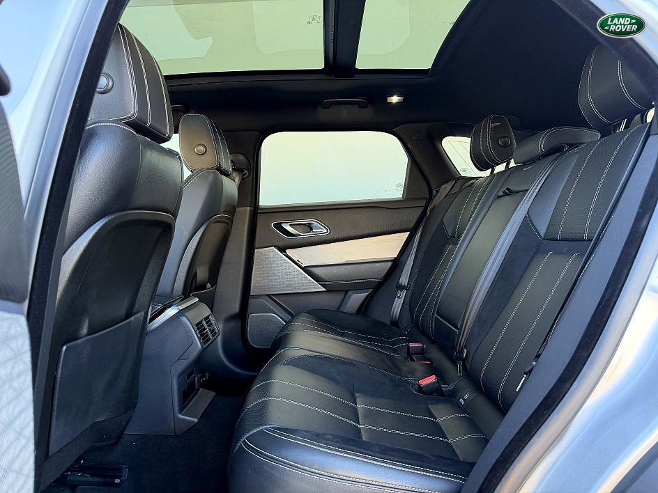 Used 2019 Land Rover Range Rover Velar R-Dynamic SE image 15
