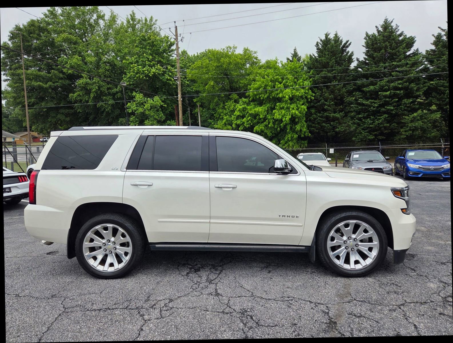 Used 2015 Chevrolet Tahoe LTZ AWD/4WD image 7