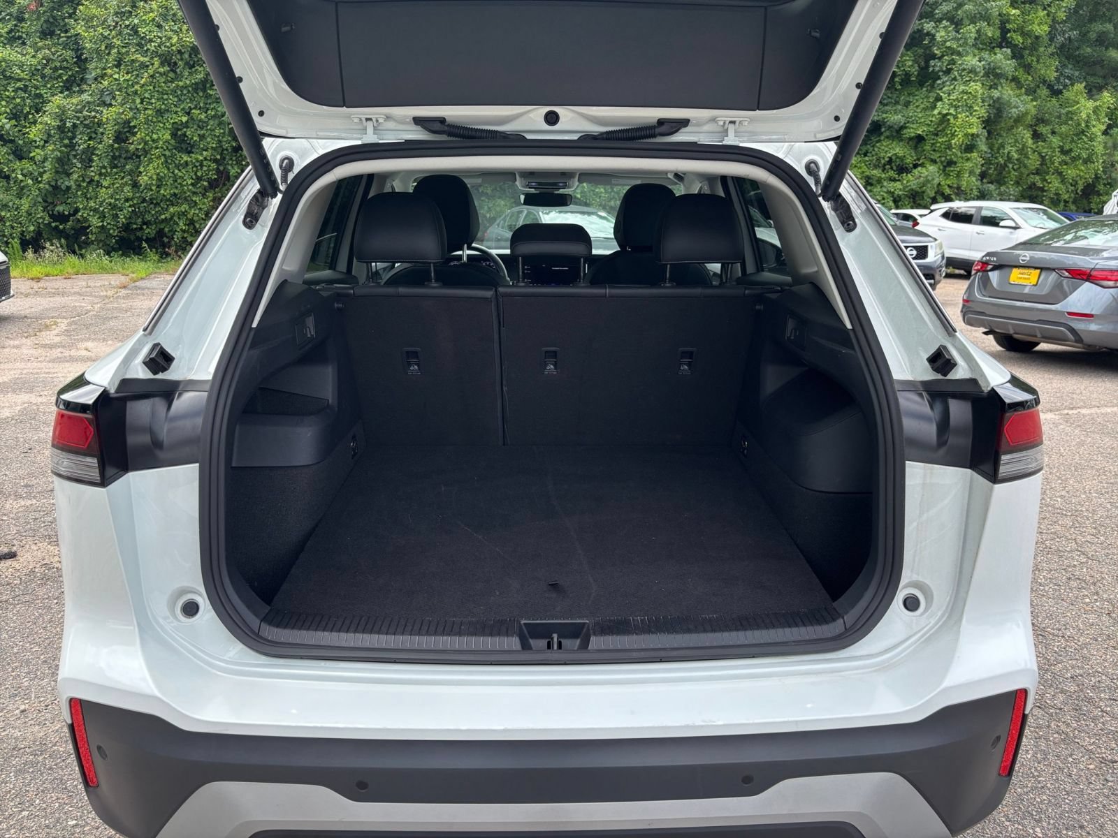 Used 2026 Volkswagen Tiguan SE AWD/4WD image 31