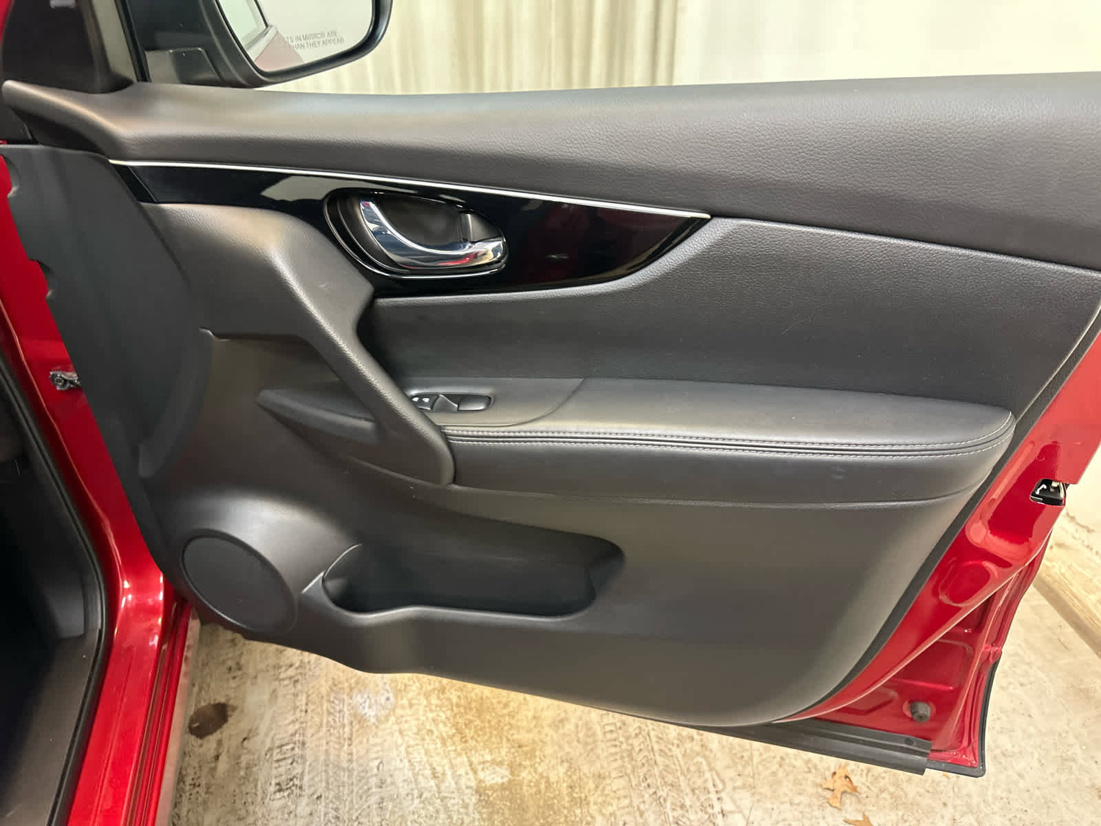 Certified 2018 Nissan Rogue Sport SL w/ SL Premium Package AWD/4WD image 28