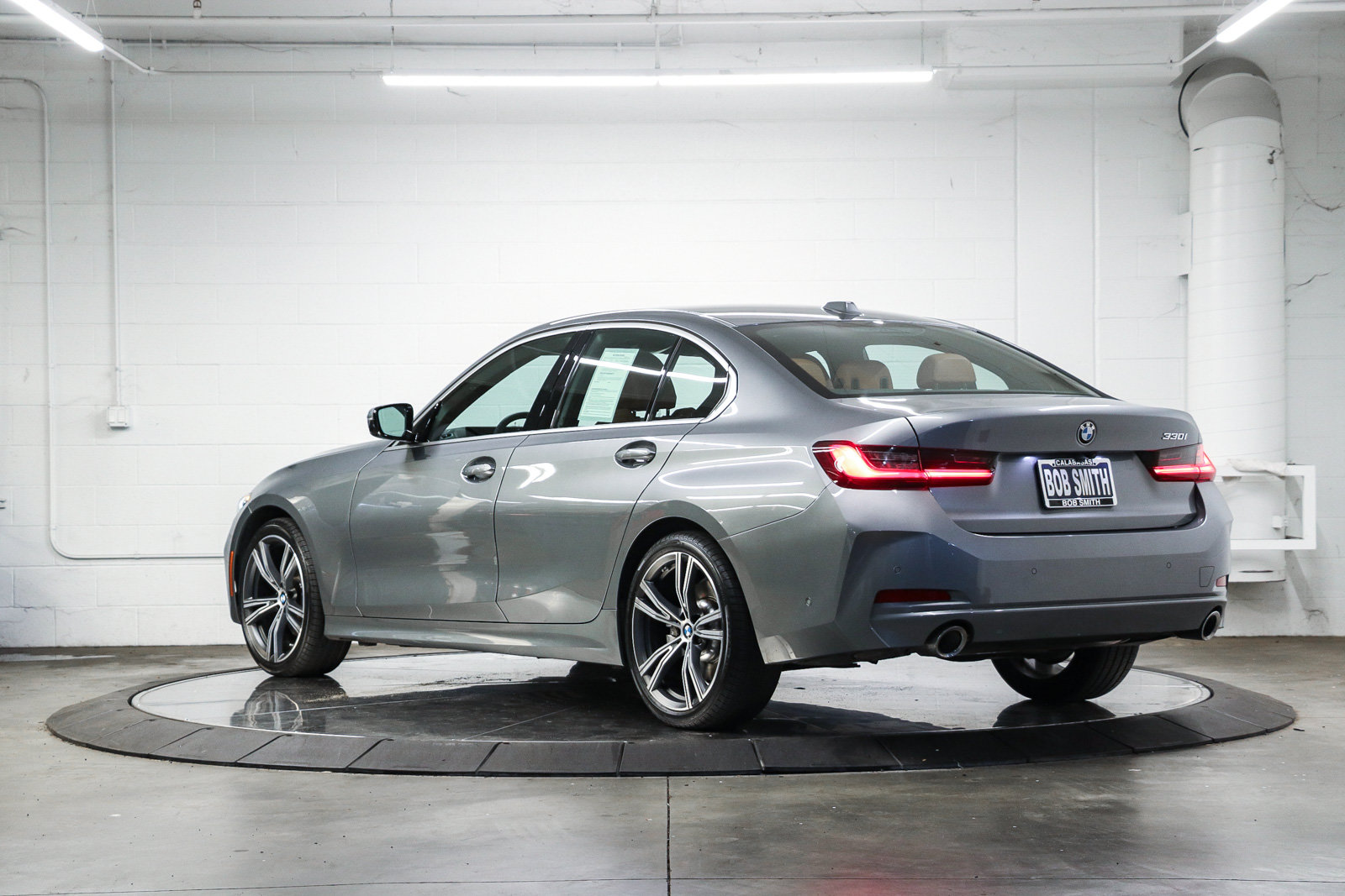 Certified 2024 BMW 330i Sedan w/ Convenience Package RWD image 4