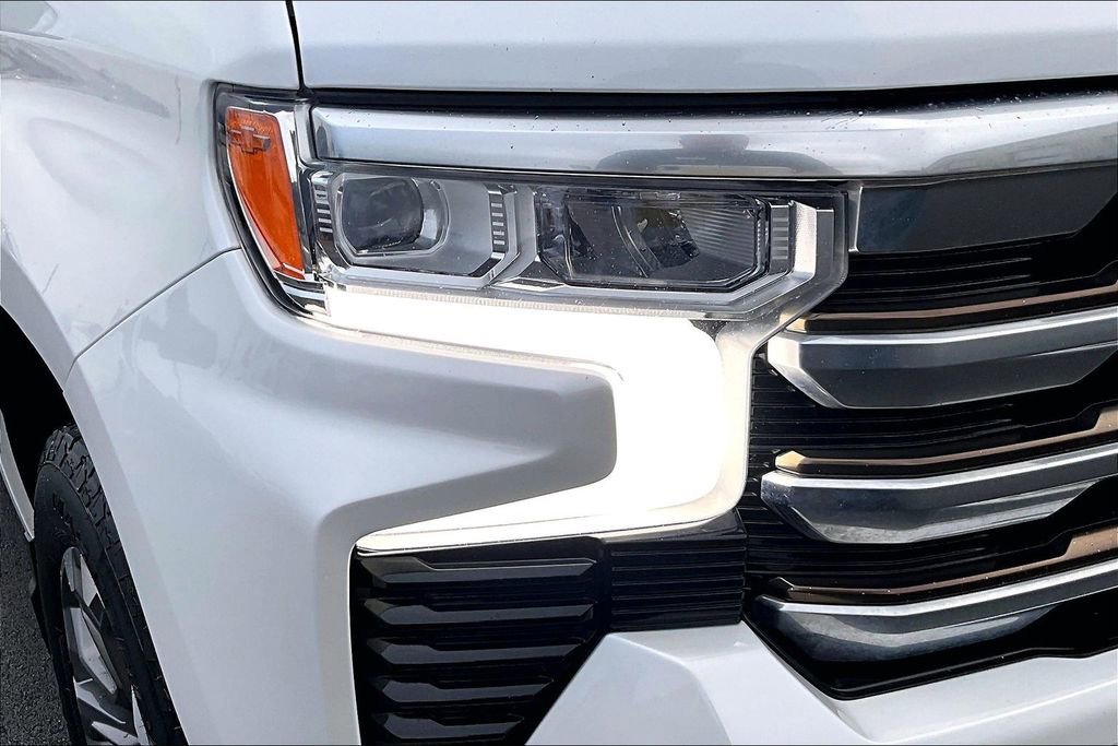 Used 2022 Chevrolet Silverado 1500 High Country w/ Z71 Off-Road Package AWD/4WD image 30