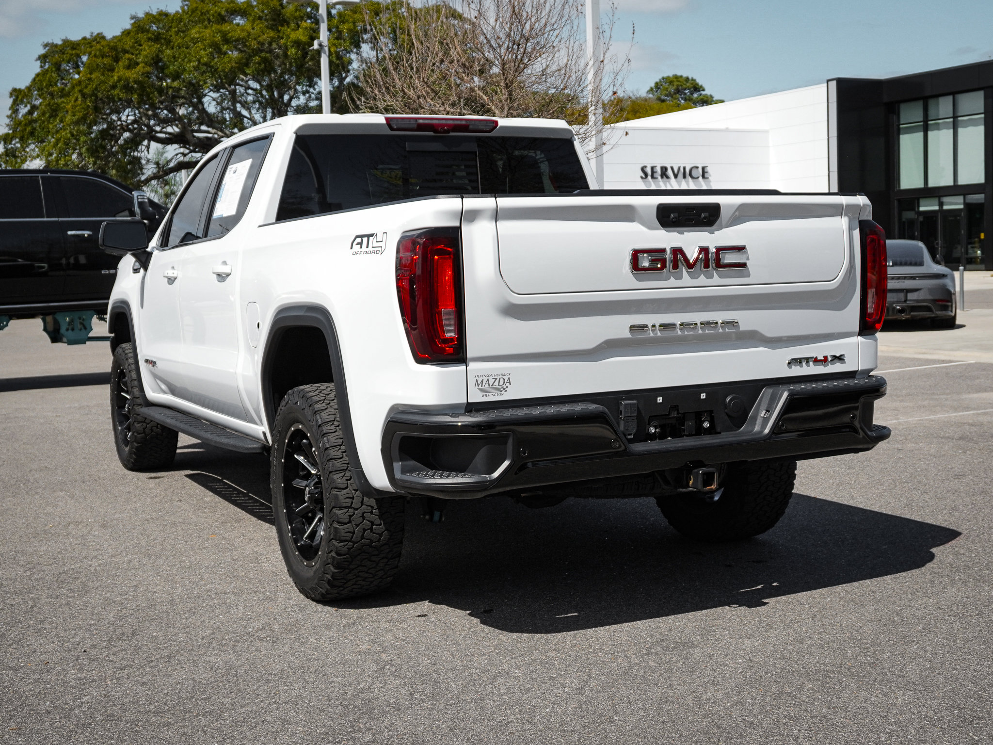Used 2024 GMC Sierra 1500 AT4X image 8