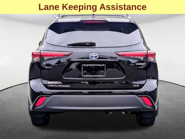 Certified 2024 Toyota Highlander XLE AWD/4WD image 7