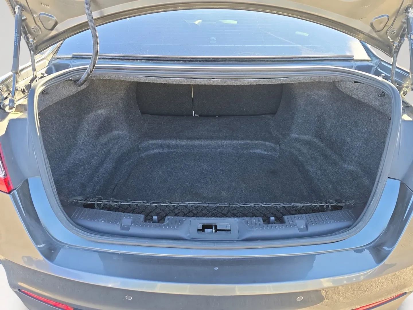 Used 2019 Ford Taurus Limited image 13