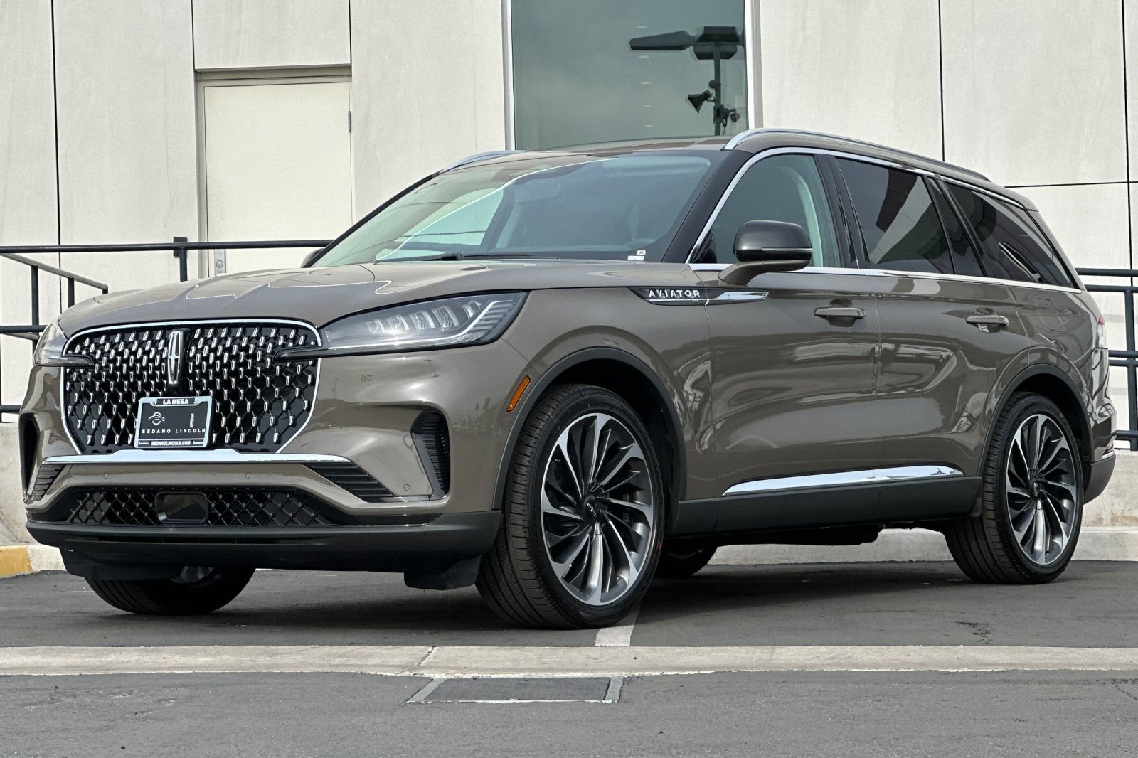 New 2026 Lincoln Aviator Reserve w/ Luxury Package RWD image 7