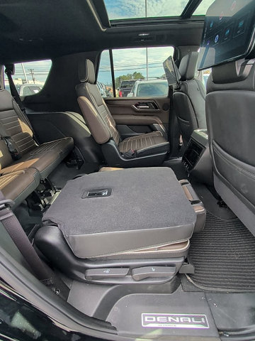 Used 2025 GMC Yukon Denali Ultimate AWD/4WD image 36