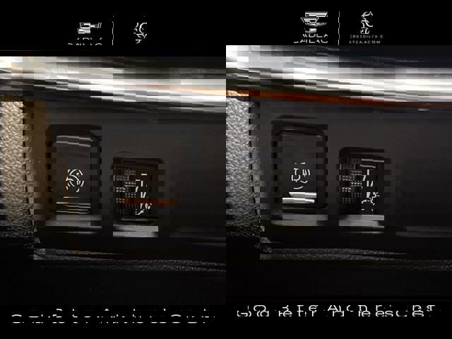 Certified 2023 Cadillac XT4 Premium Luxury AWD/4WD image 24