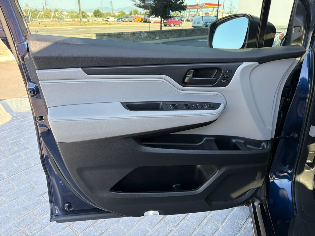 Used 2023 Honda Odyssey EX-L image 10