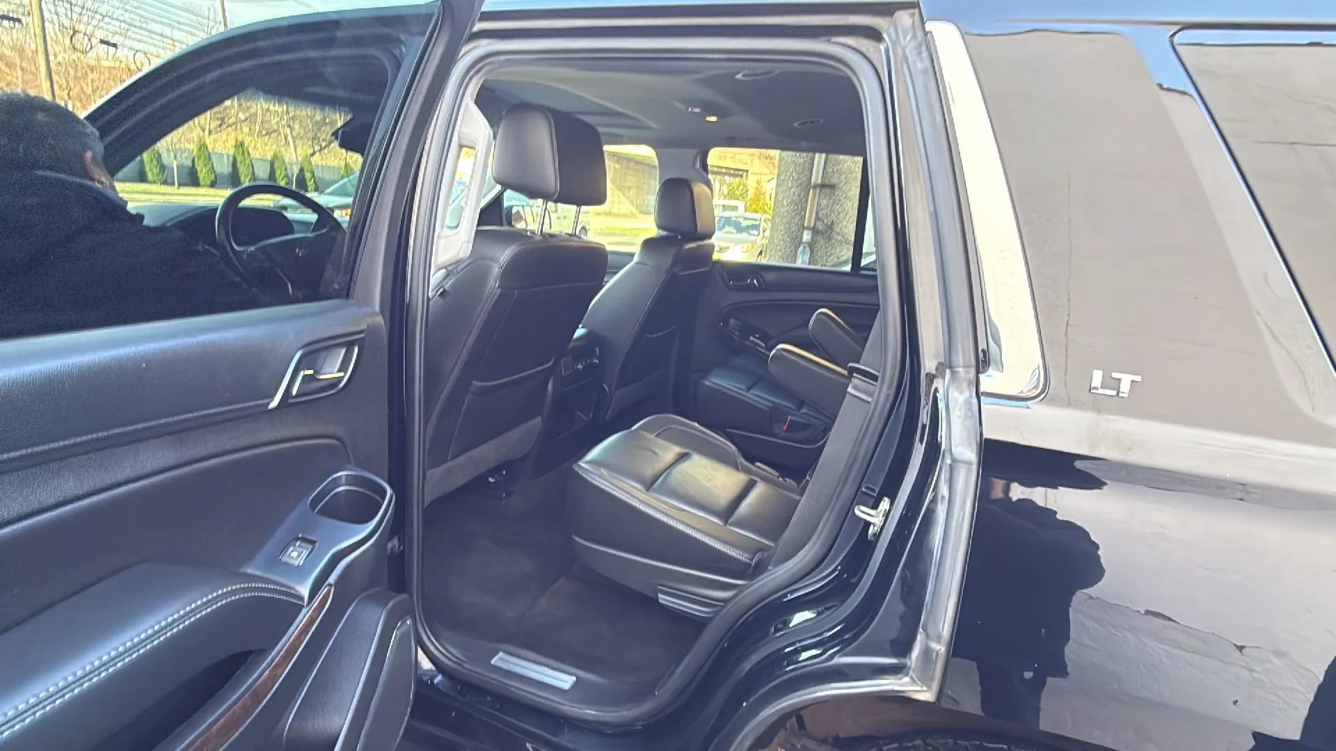 Used 2018 Chevrolet Tahoe LT AWD/4WD image 27