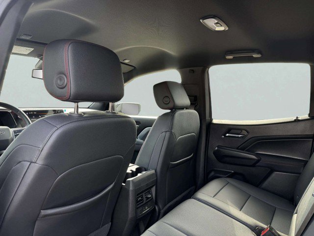 Used 2025 Chevrolet Colorado Z71 w/ Z71 Convenience Package 2 image 38