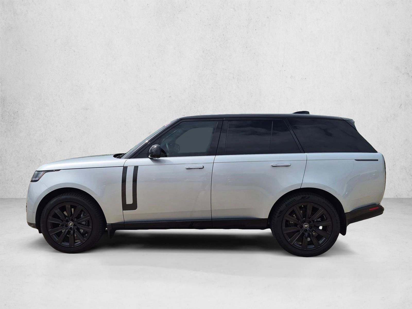 Used 2025 Land Rover Range Rover SE AWD/4WD image 5