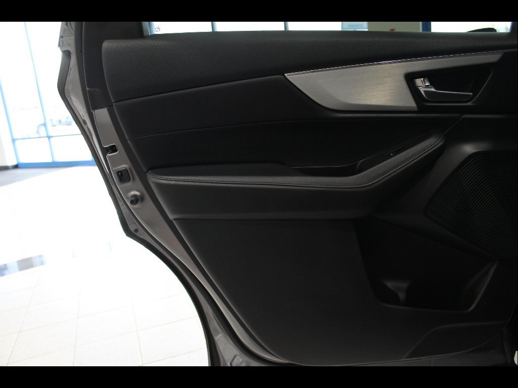 Used 2023 Acura MDX SH-AWD image 17