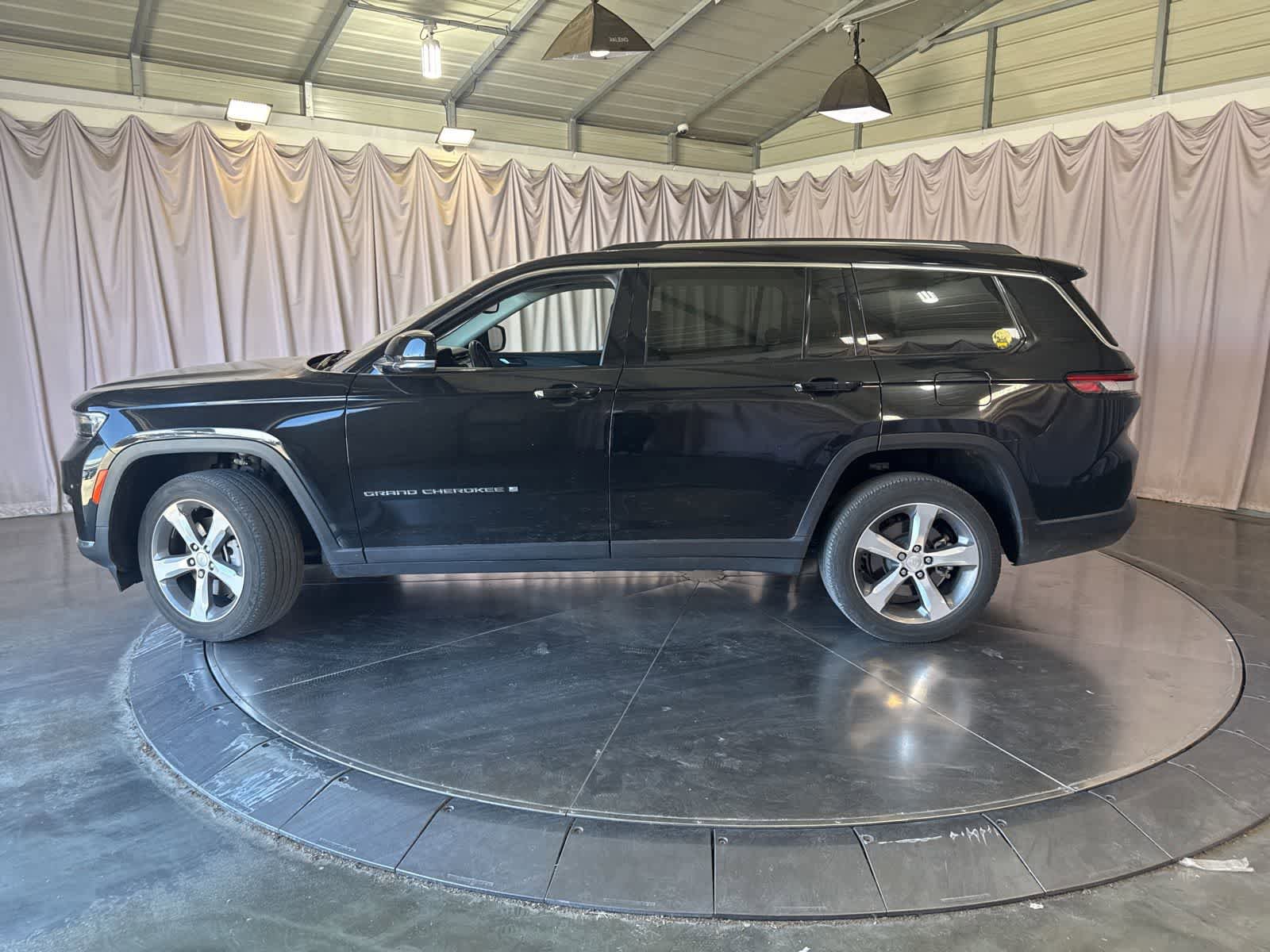 Used 2022 Jeep Grand Cherokee L Limited AWD/4WD image 7