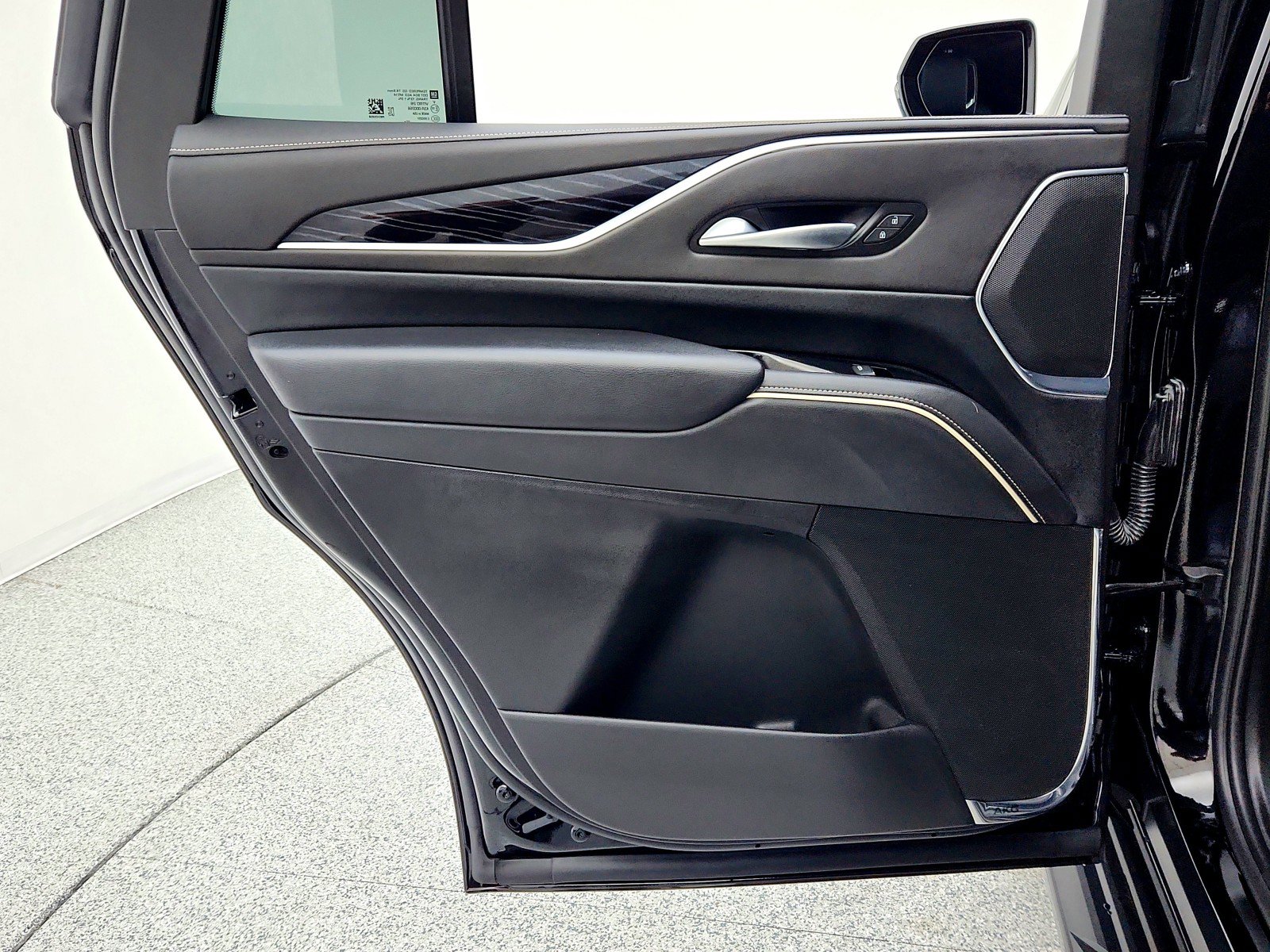 Used 2023 Cadillac Escalade Sport w/ LPO, ONYX Package image 24