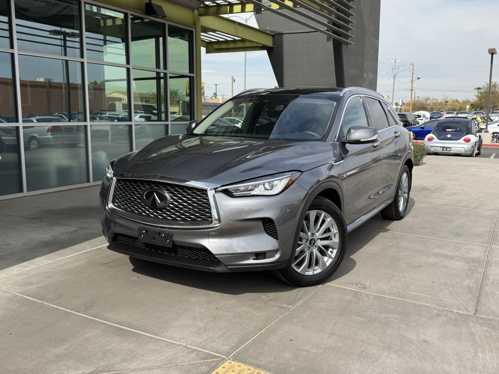 Used 2024 INFINITI QX50 Luxe w/ Cargo Package FWD image 2