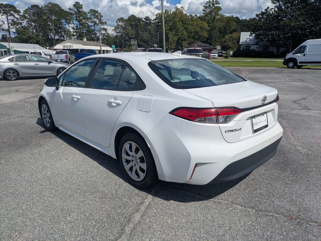 Used 2023 Toyota Corolla LE FWD image 7