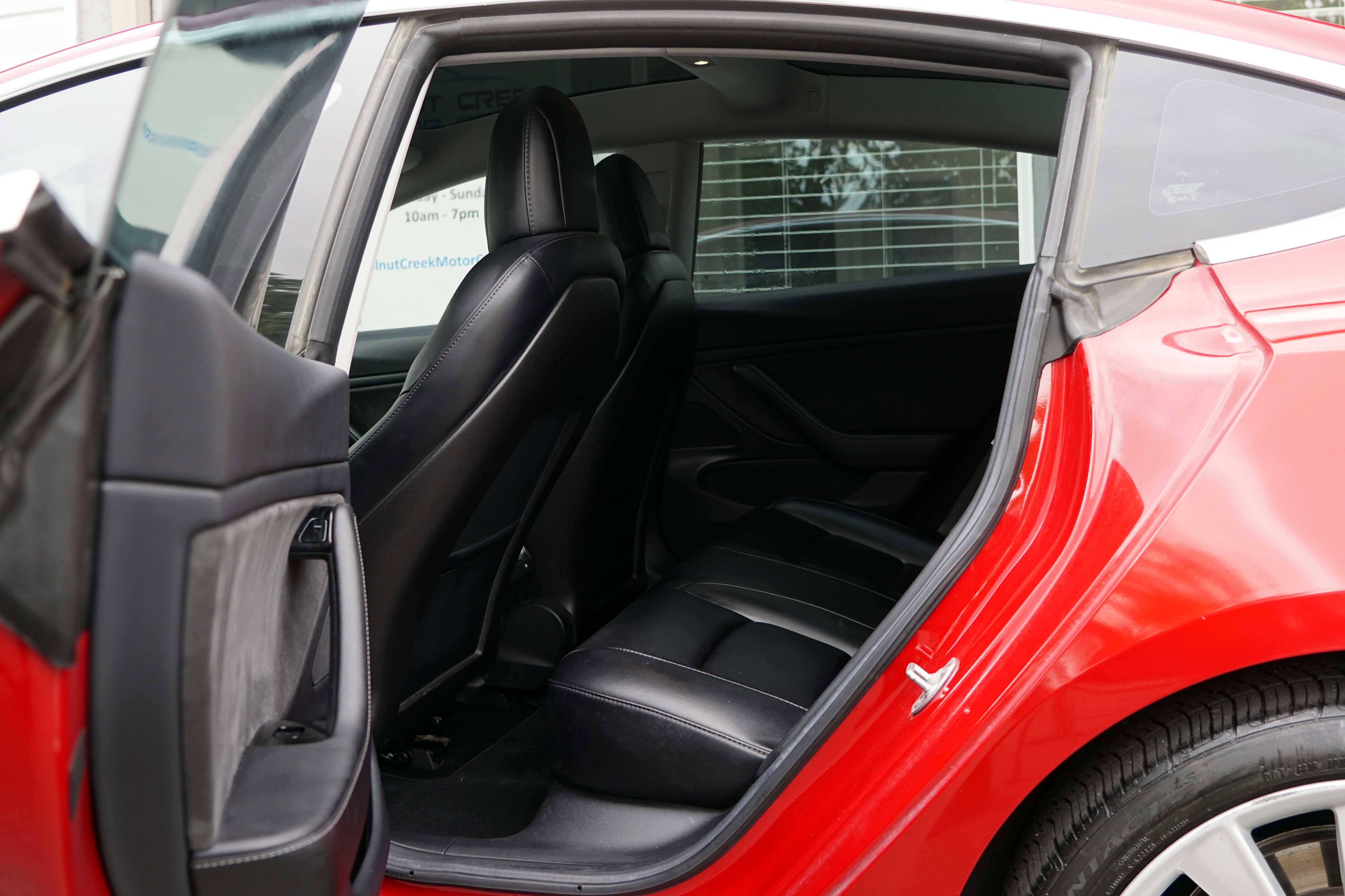 Used 2018 Tesla Model 3 Long Range image 28