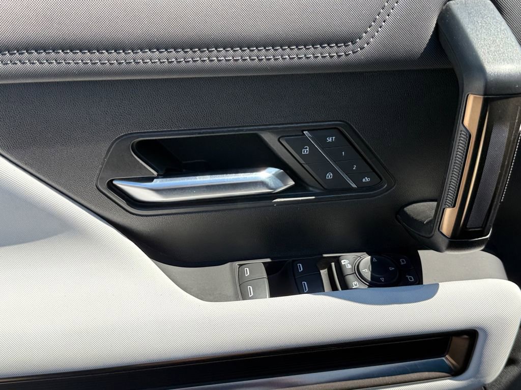 Used 2024 GMC Hummer EV 2X w/ Extreme Off-Road Package AWD/4WD image 11