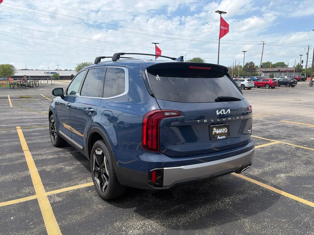 Used 2025 Kia Telluride S AWD/4WD image 4
