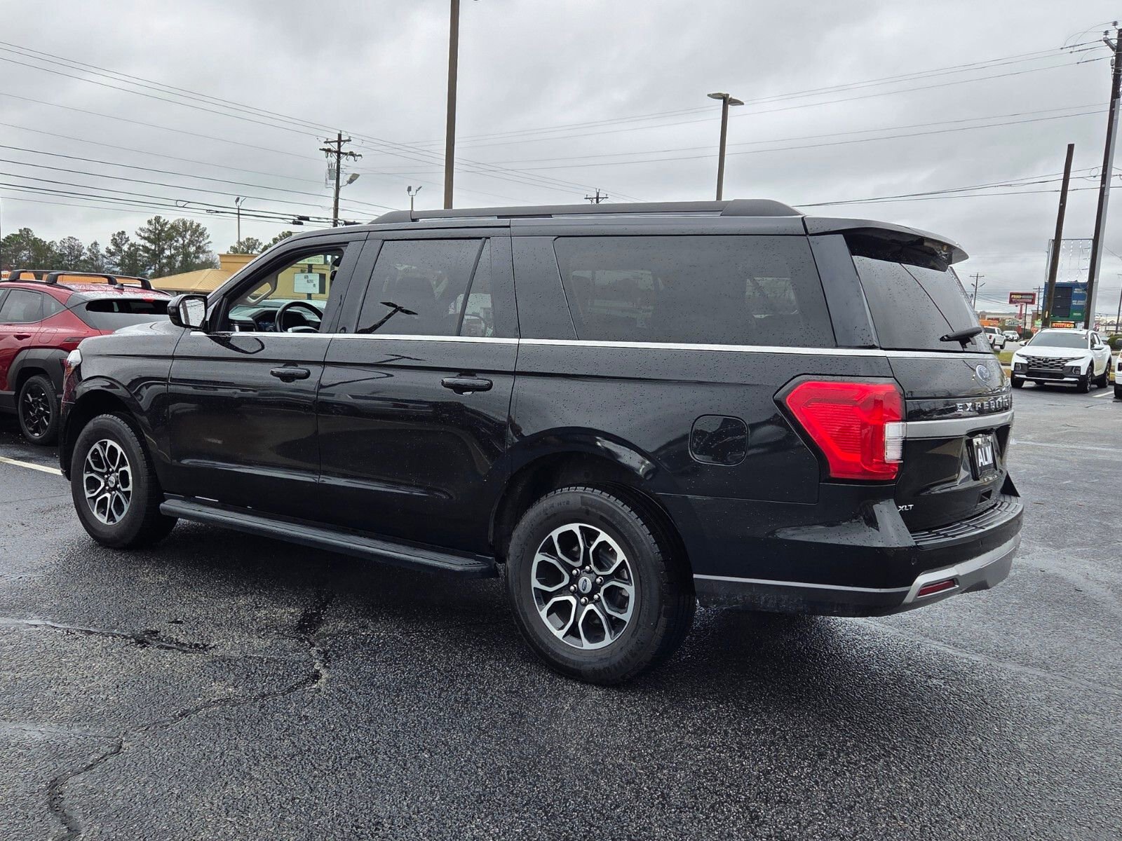 Used 2024 Ford Expedition Max XLT image 10
