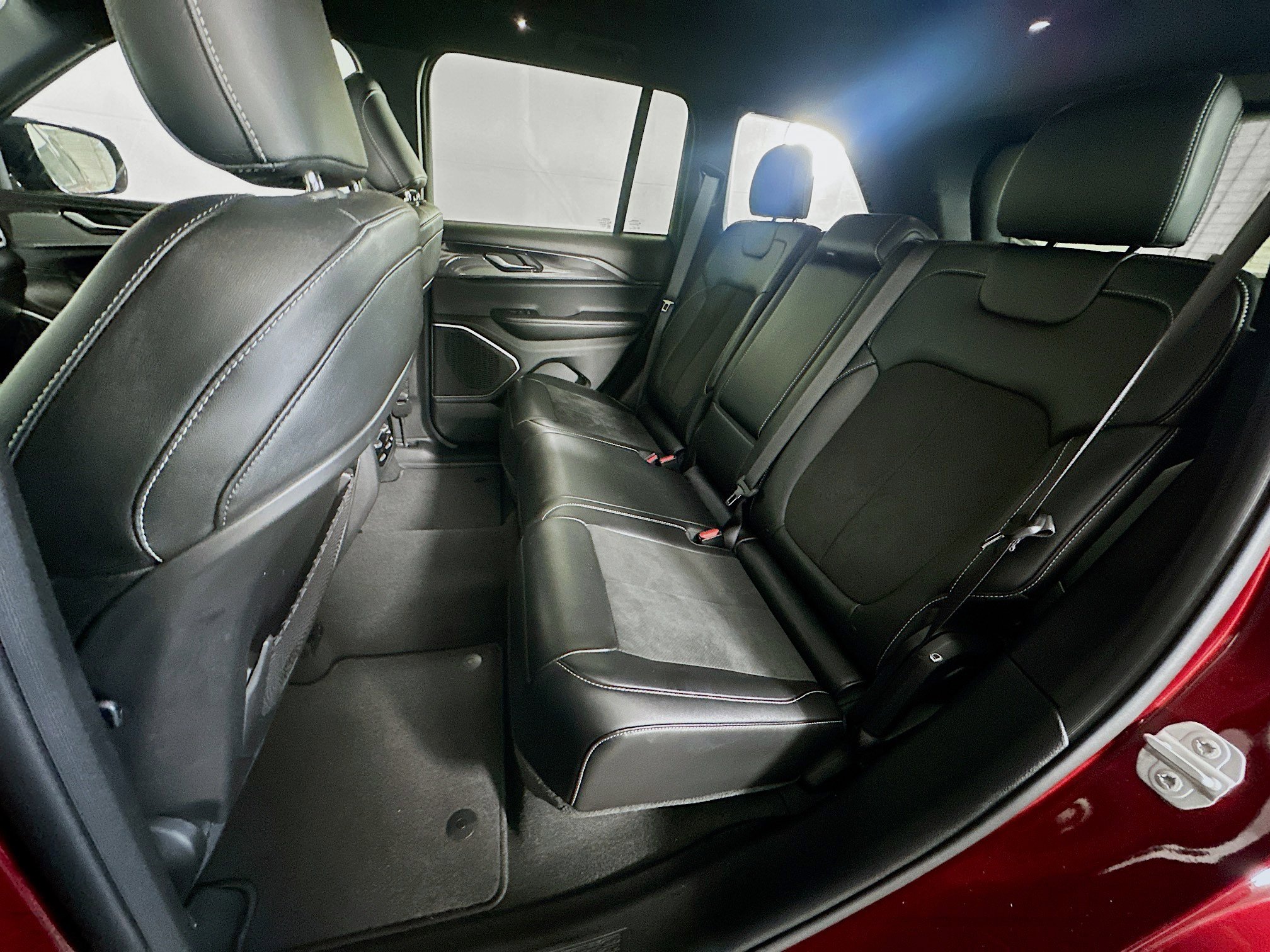 Used 2023 Jeep Grand Cherokee Altitude image 26