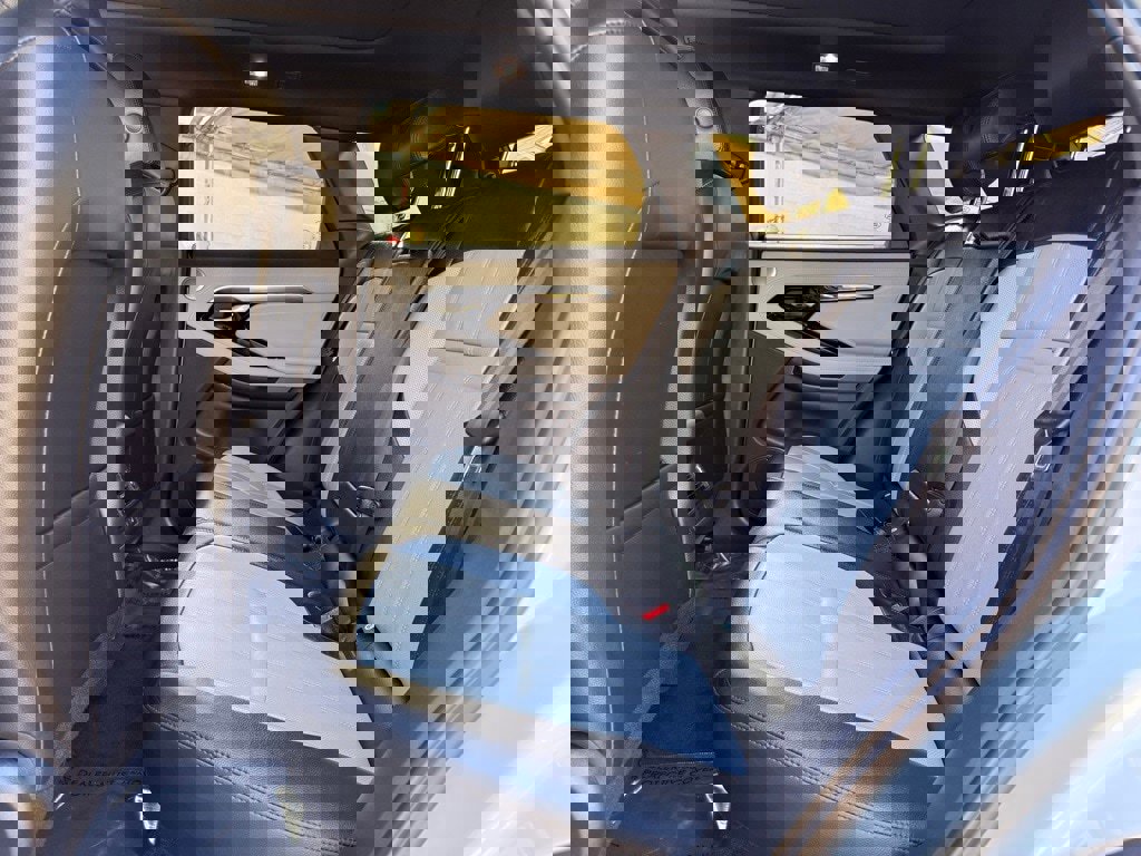 Used 2022 Land Rover Range Rover Evoque R-Dynamic SE image 20