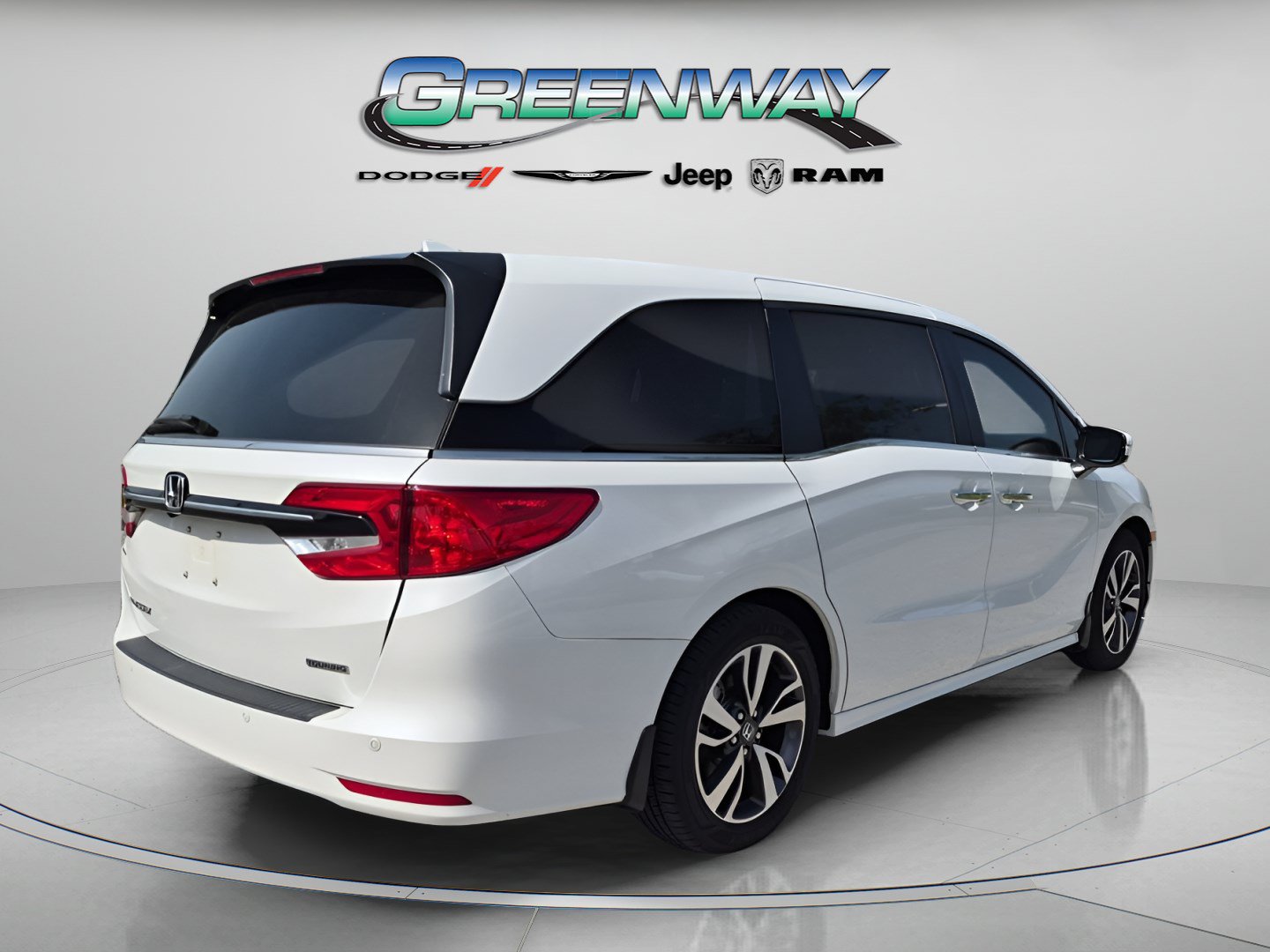 Used 2023 Honda Odyssey Touring image 3