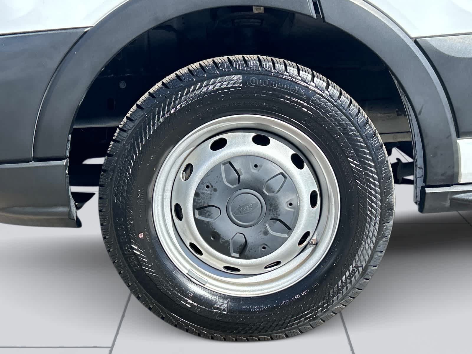 Used 2019 Ford Transit 150 130 Low Roof RWD image 9