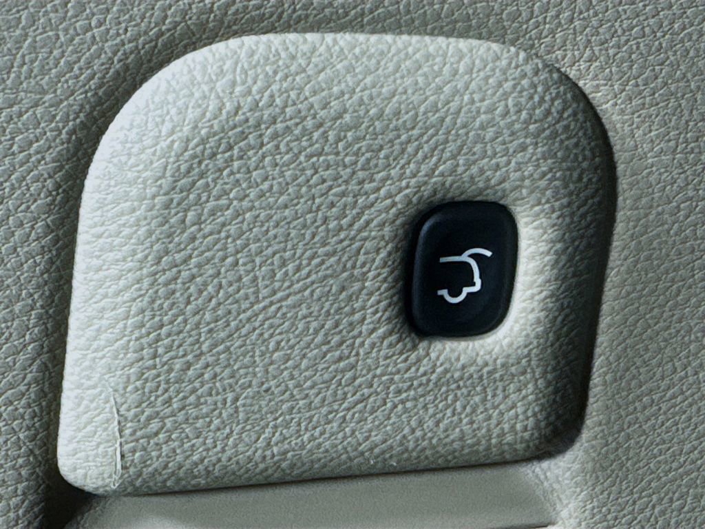 Used 2020 Jeep Grand Cherokee Limited image 32