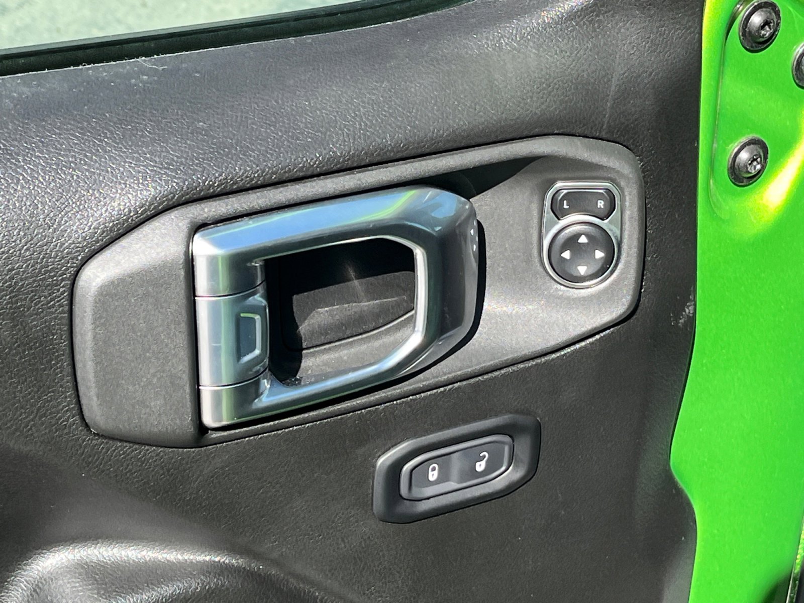 Used 2025 Jeep Gladiator Willys image 14